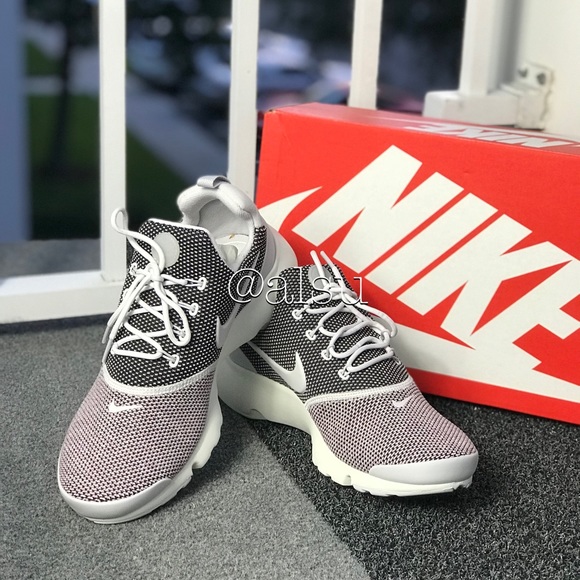 Nike Shoes - NWT Nike Air Pesto Fly SE Vast Gray WMNS